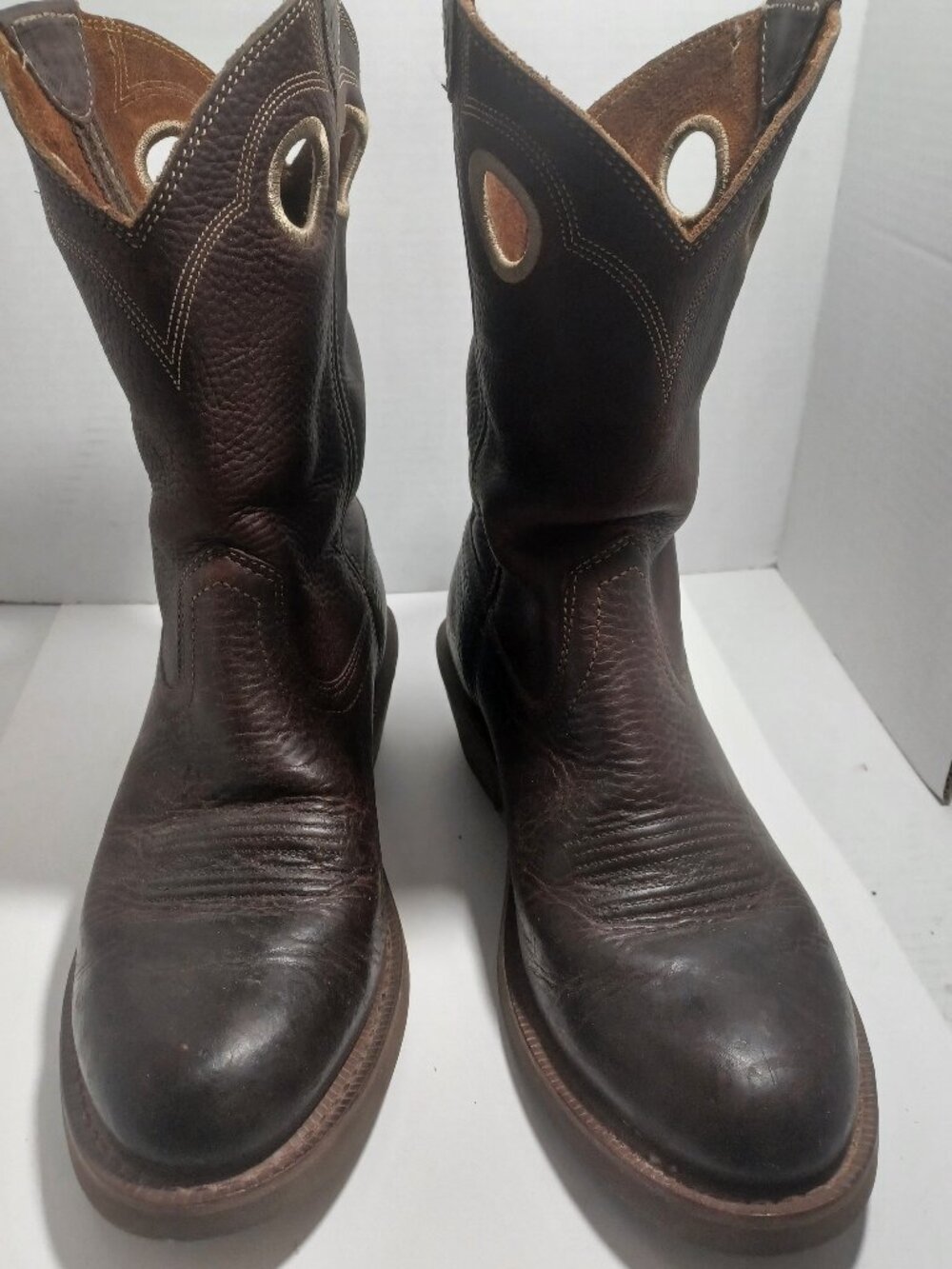 Ariat Men's Dark Brown Classic Western Cowboy Boots With Pull Holes on Shaft S9